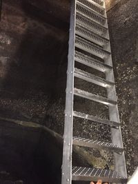 RVS trap in riool gemaakt